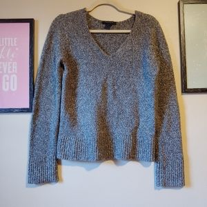 Tahari heathered grey knit v-neck sweater medium